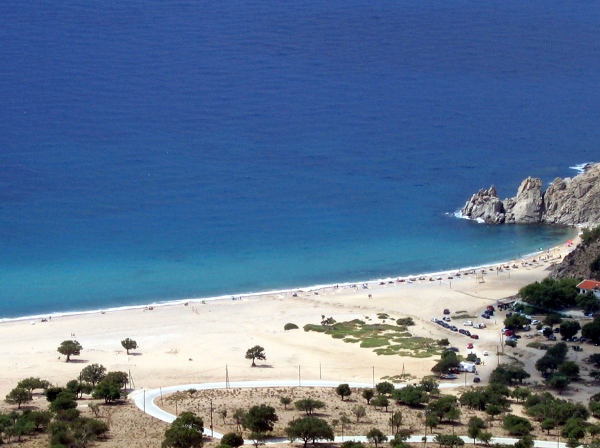 Our settlement is the closest to the island’s most well-known beach, Pachia Ammos (meaning “thick sand”)